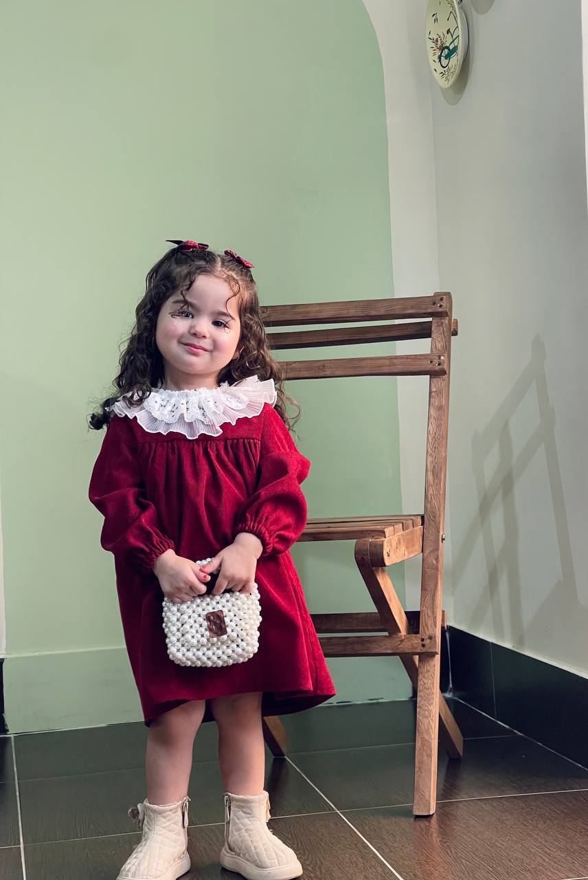 پیراهن قرمز بچگانه