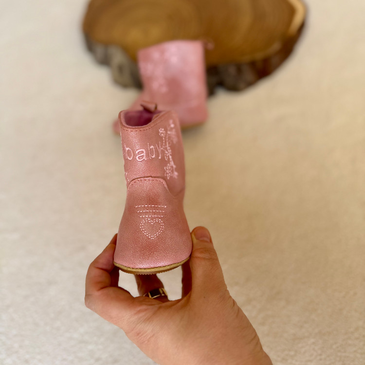 بوت نوزادی صورتی وارداتی مناسب تا ۱۸ ماه